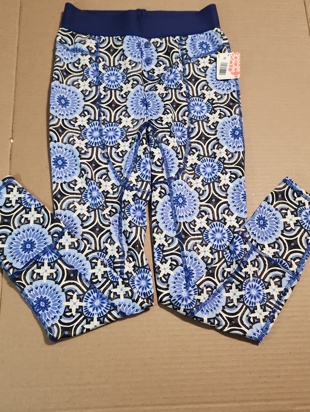 FP Movement Fireside Kaleidoscope Print Base Layer Leggings - Picture 3 of 13